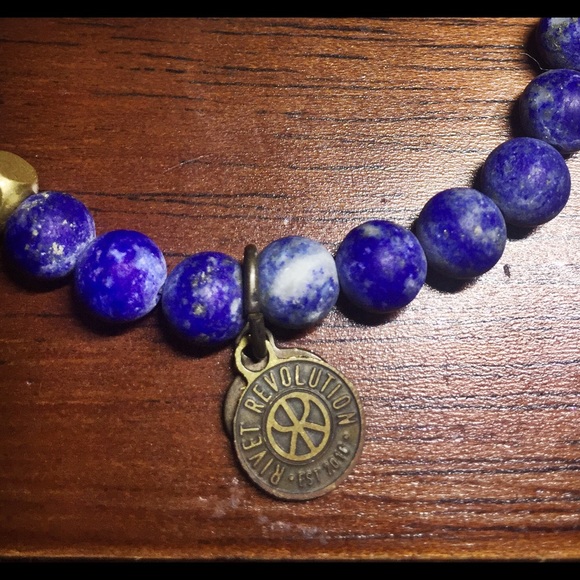 Rivet Revolution Bracelet - Picture 4 of 6